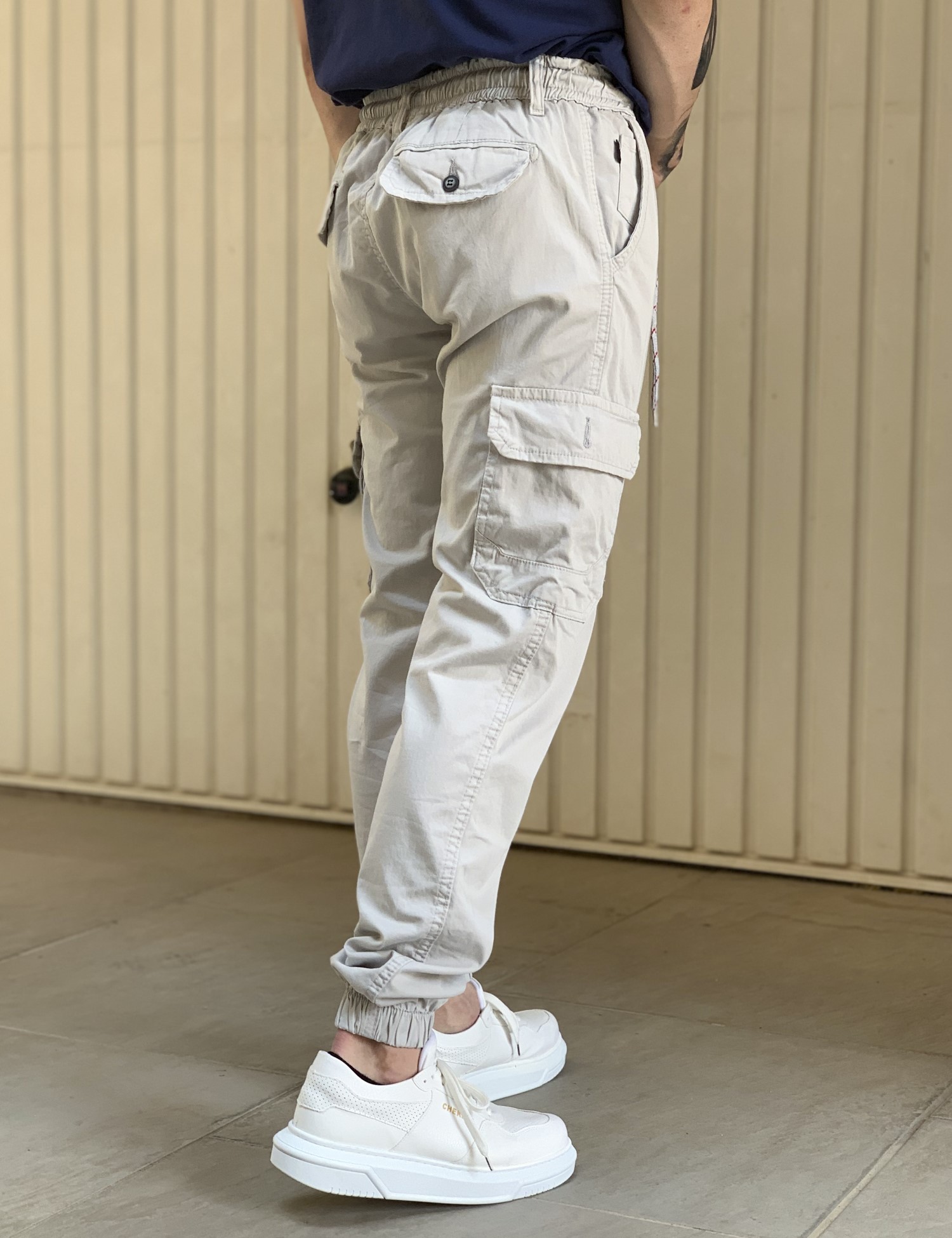 Ανδρικό γκρι υφασμάτινο cargo παντελόνι 223164 φωτογραφία